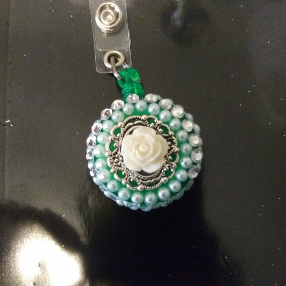 Bling Badge holder - Picture 7 of 8